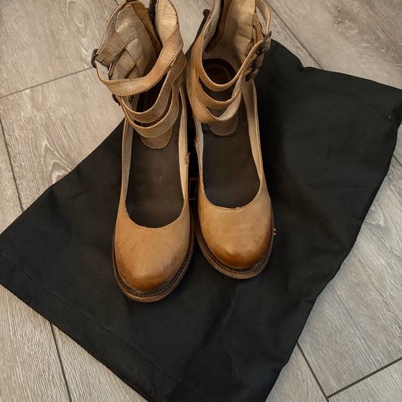 New Freebird Tan Leather Ankle Boots size 7 women’s - Picture 6 of 9